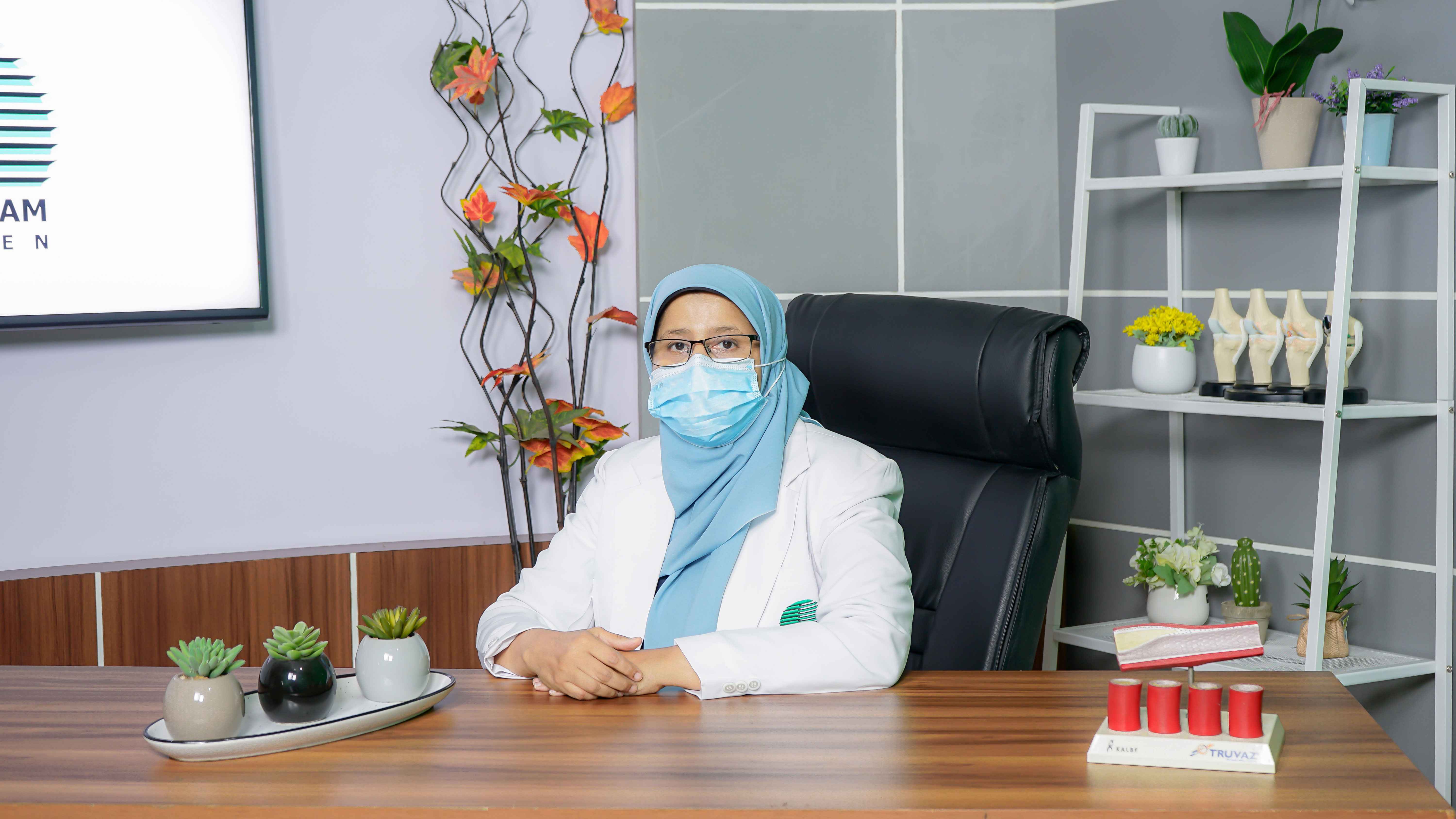 dr. Hj. Chatidjah A, Sp.A