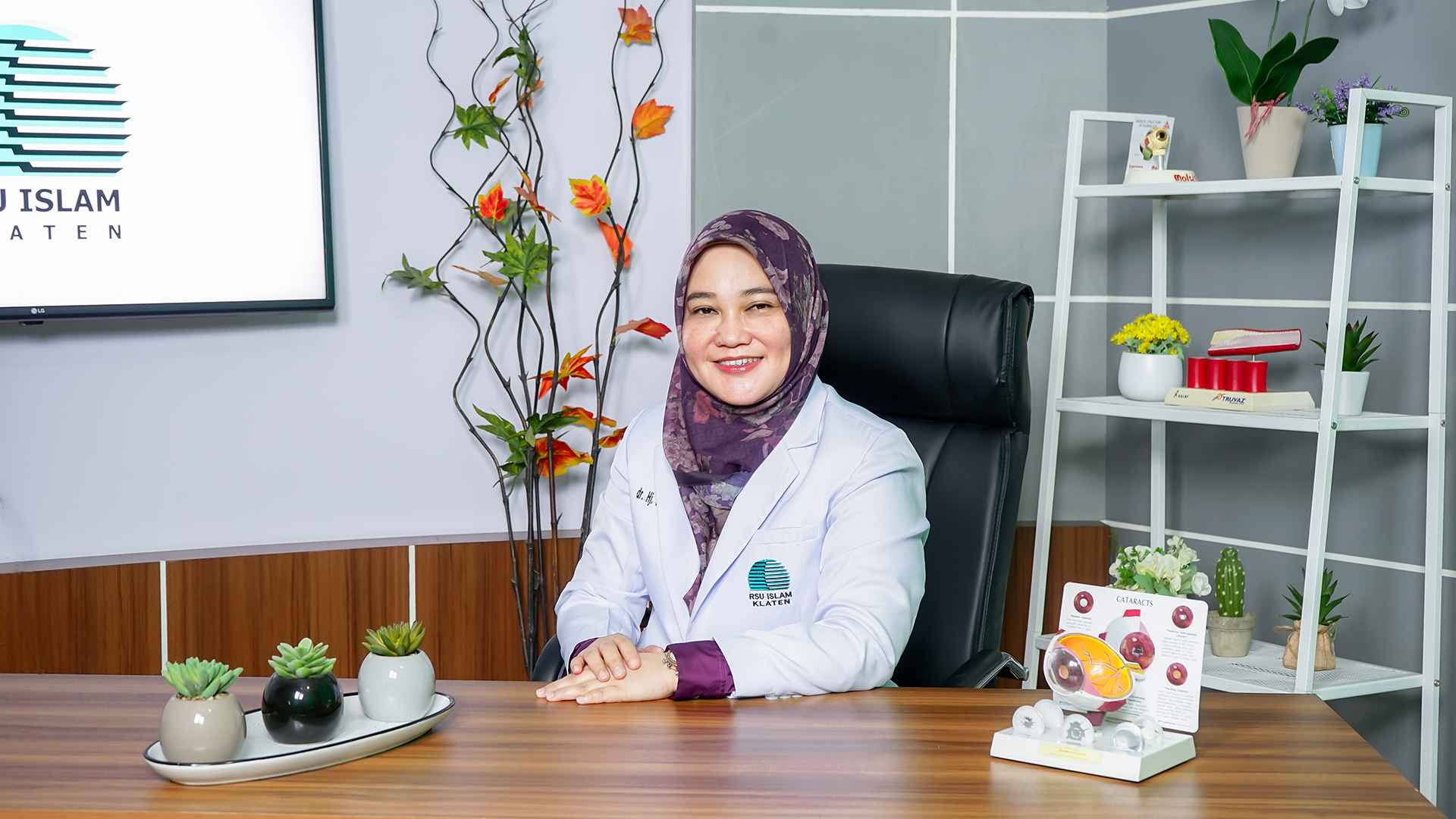 dr. Esty Nailufar, Sp.M