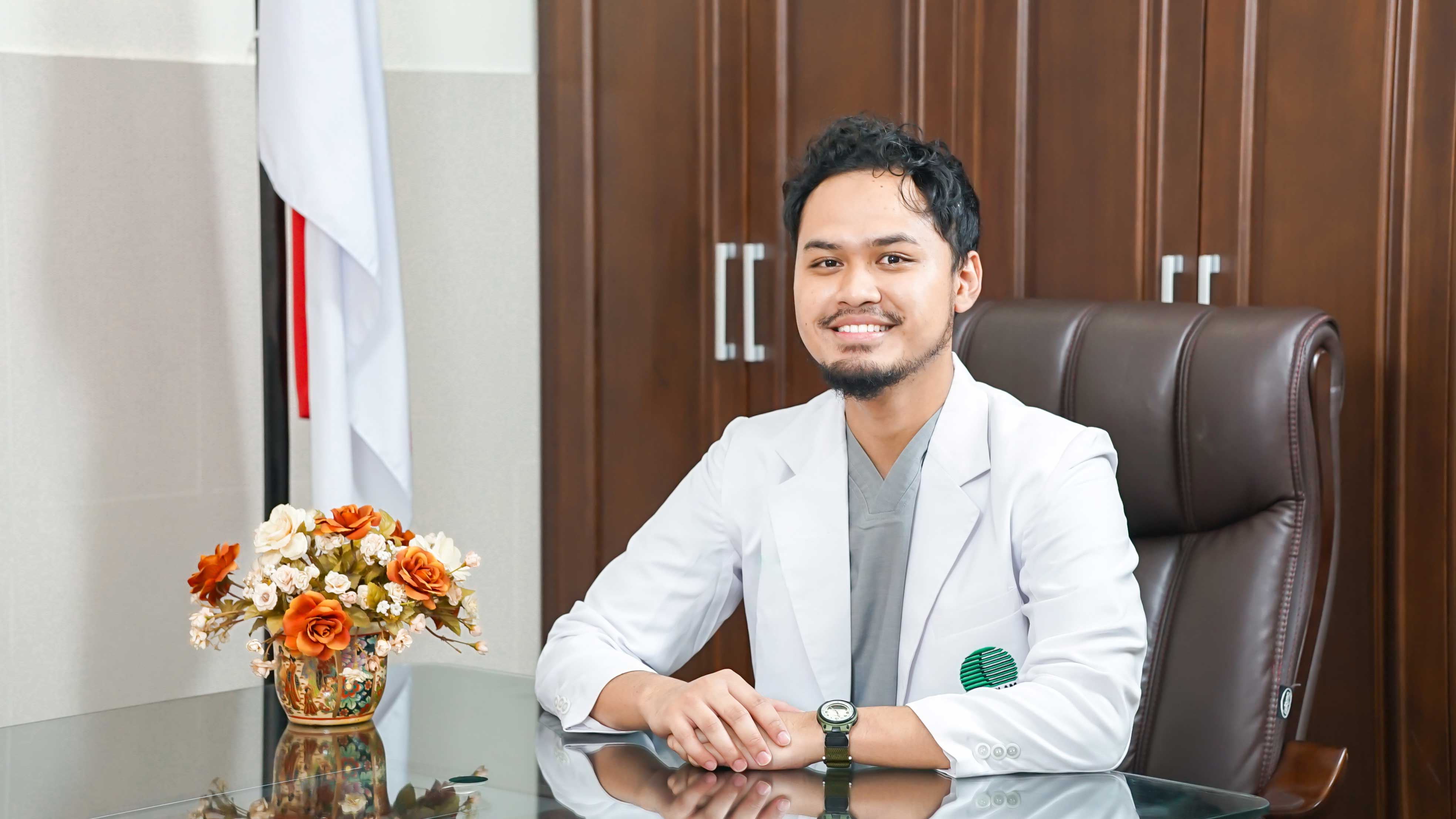 dr. Khariz Fahrurrozi