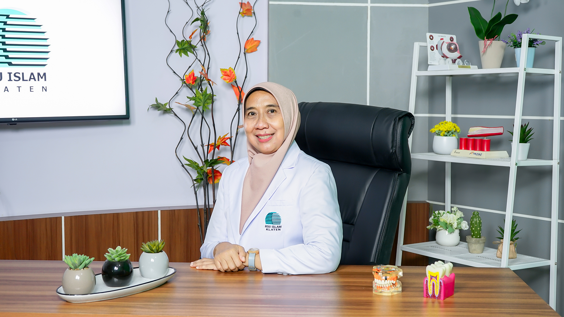 drg. Nuraeni Hartati, MMR, Sp.KGA